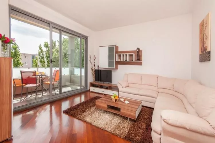 Apartments Nikolina (ST)- Comfort Two Bedroom Apartment(A1)