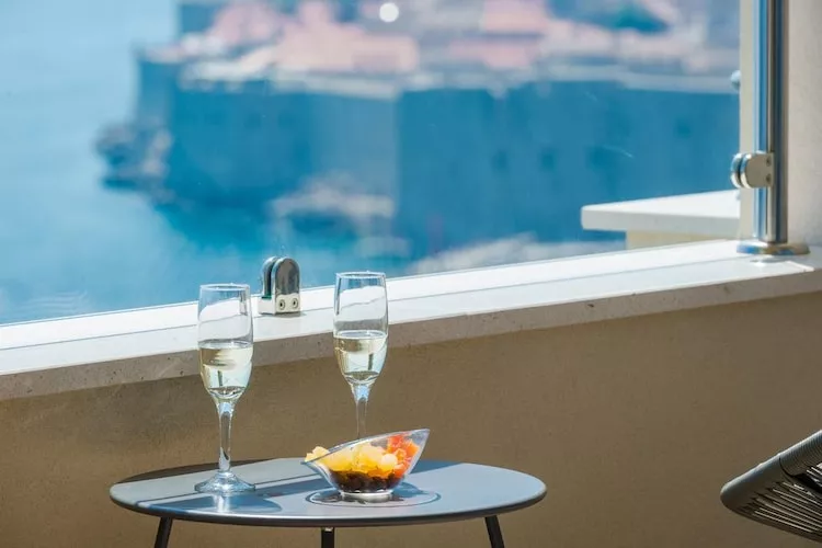 Apartments Horizon - One-Bedroom Apartment with Balcony and Sea View