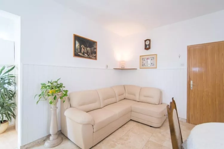 Apartment Vrandecic - Two Bedroom Apartment with Garden Terrace (Žarka) (ST)