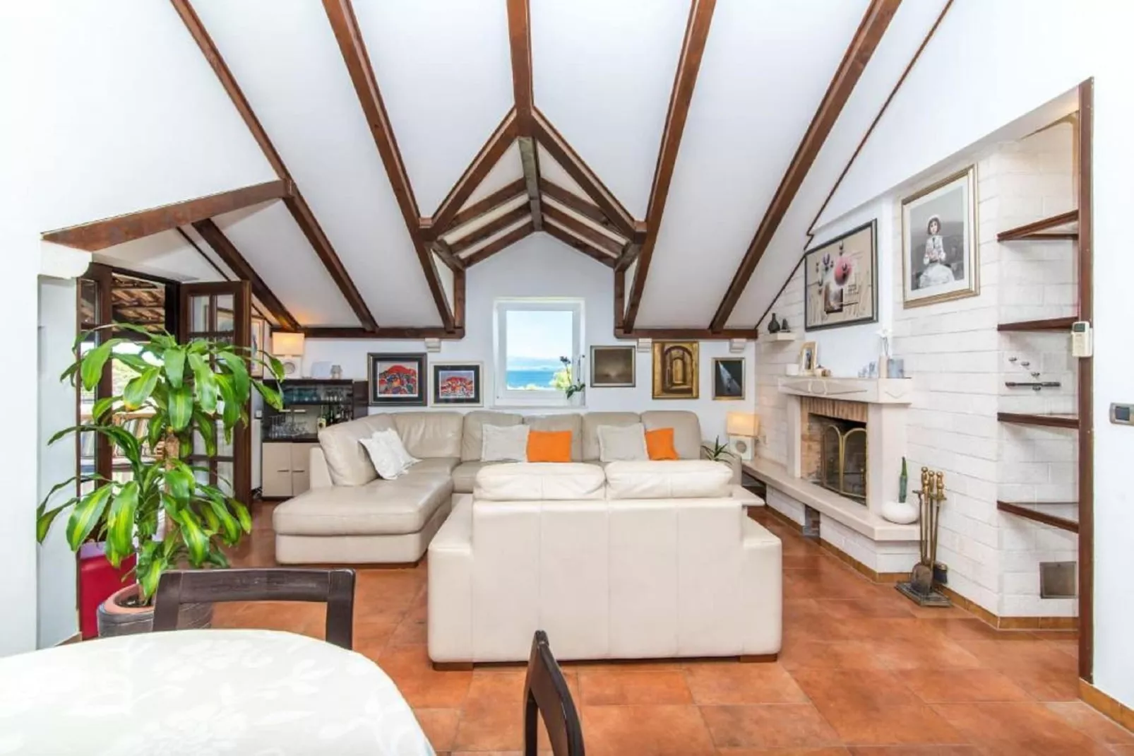 Three bedroom Apartment with terrace and sea view (Nera)