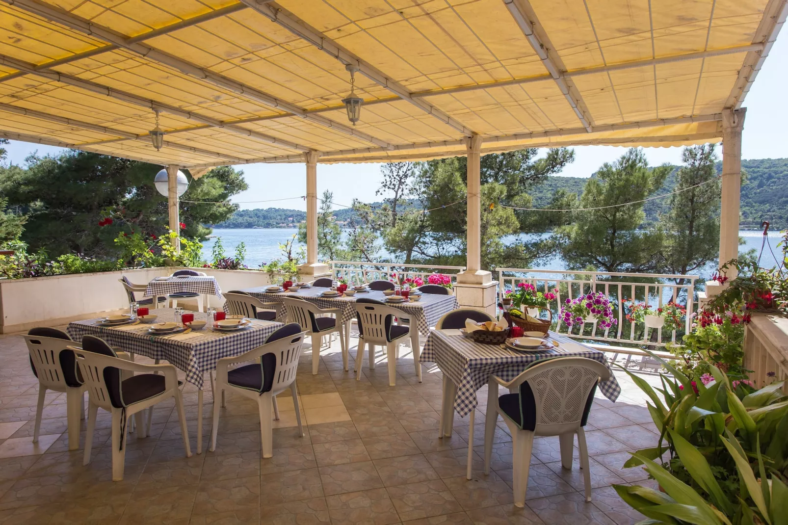 Villa Malfi - Standard Two-Bedroom Apartment with Sea View (A6)