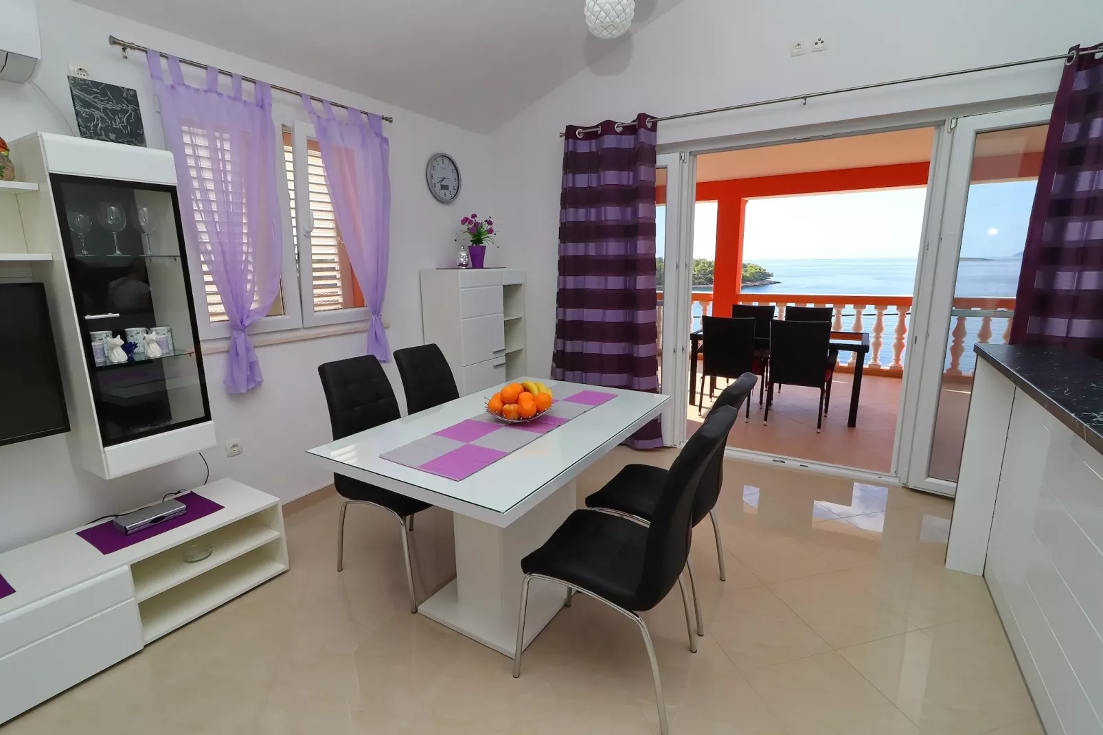 Holiday Home Adriatic View-Five Bedroom Holiday Home with Pool and Sea View
