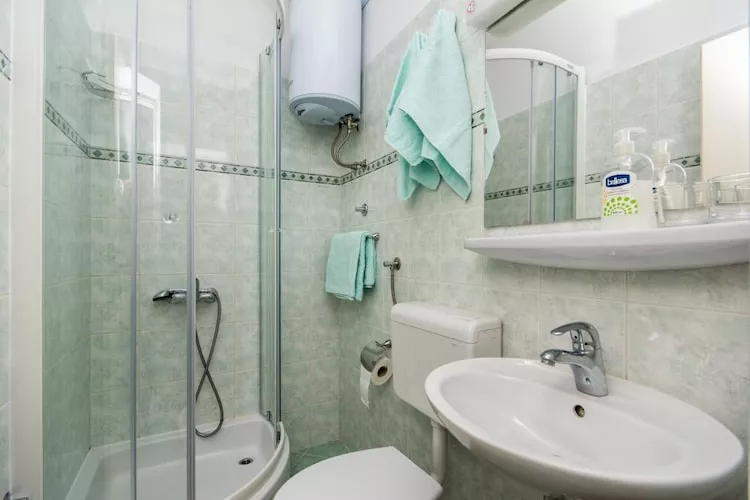 Apartments & Rooms Jokovic-Standard Double Room with Terrace and Partial Sea View (SOBA 5)