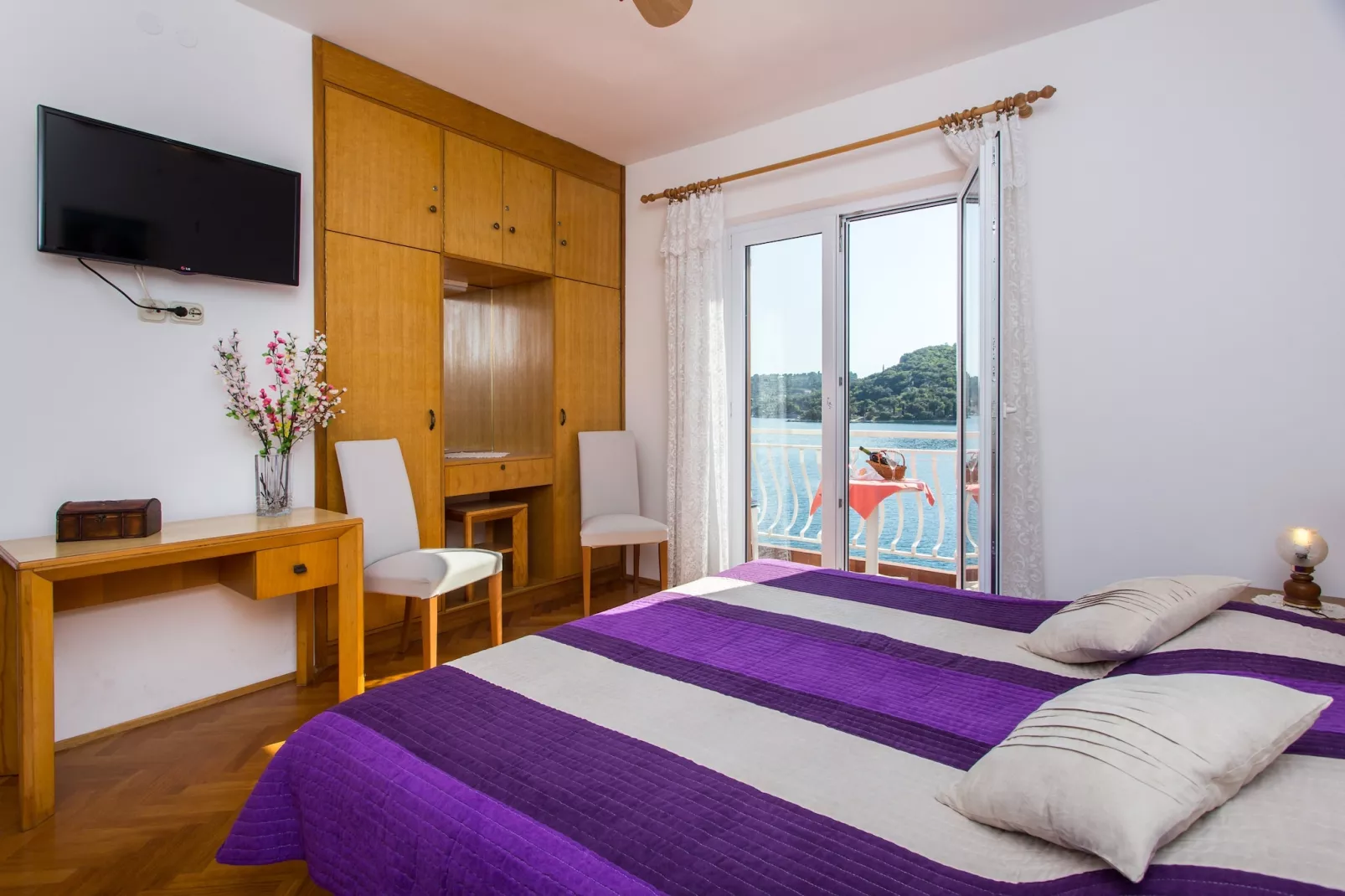 Villa Malfi - Standard Two-Bedroom Apartment with Sea View (A6)