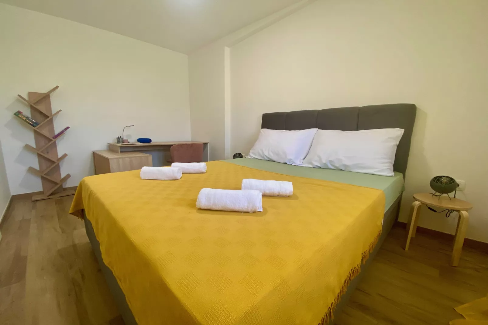 VERT Apartment - Two Bedroom Apartment with Terrace