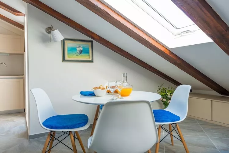 Apartments Arla Exclusive - Deluxe One Bedroom Apartment with Balcony and Sea View-Eetkamer