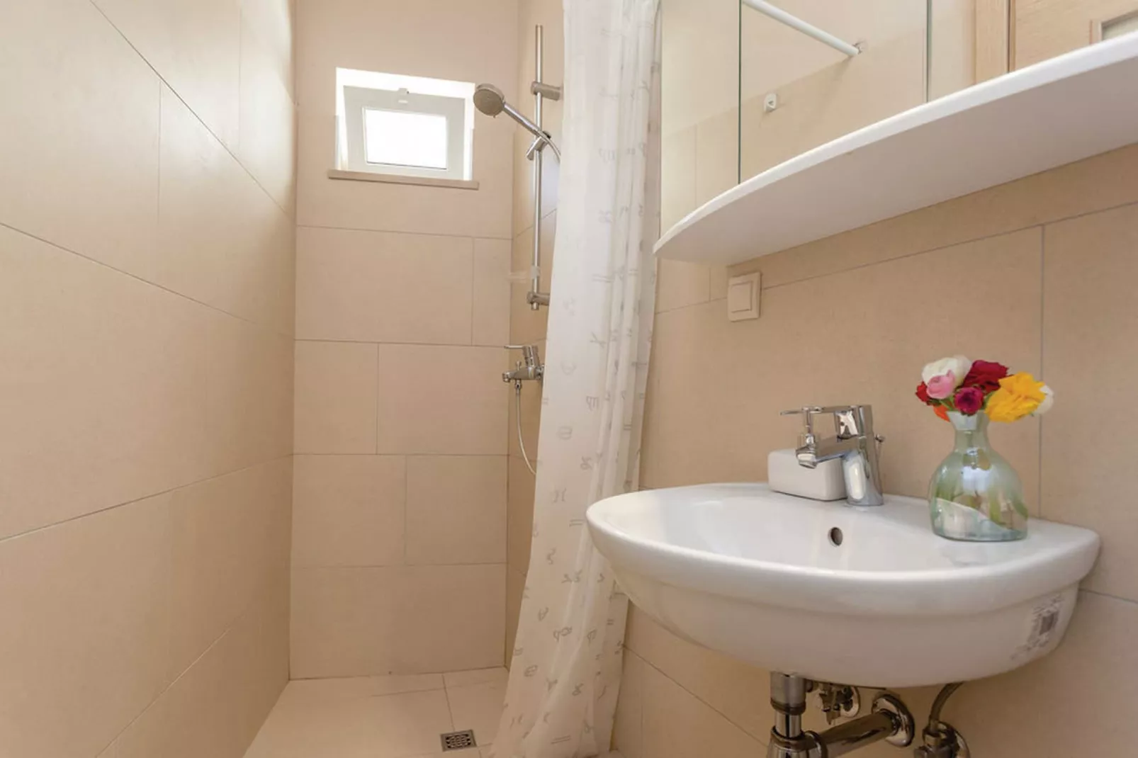 Apartments Ankora - One bedroom apartment with terrace and sea view-Badkamer