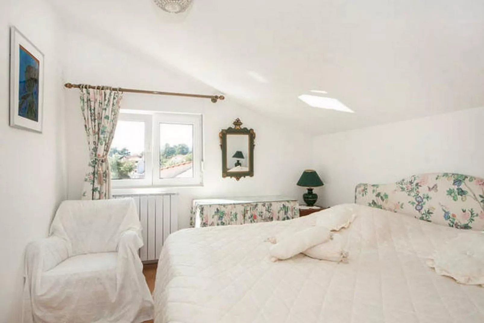Bertie's Lodge - Standard Two Bedroom Apartment with Balcony and Sea view(A0)-Slaapkamer