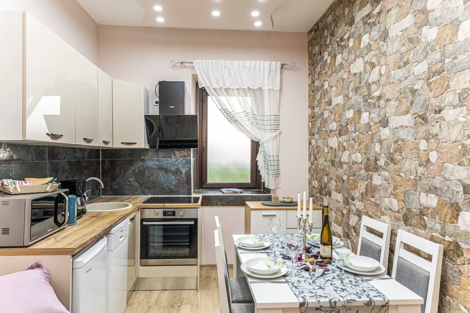 Apartments Keka - One Bedroom Apartment-Eetkamer