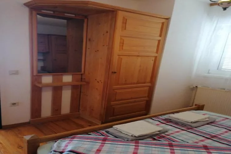 House Panorama - One Bedroom Apartment with Balcony and Sea View (Panorama blick)-Slaapkamer