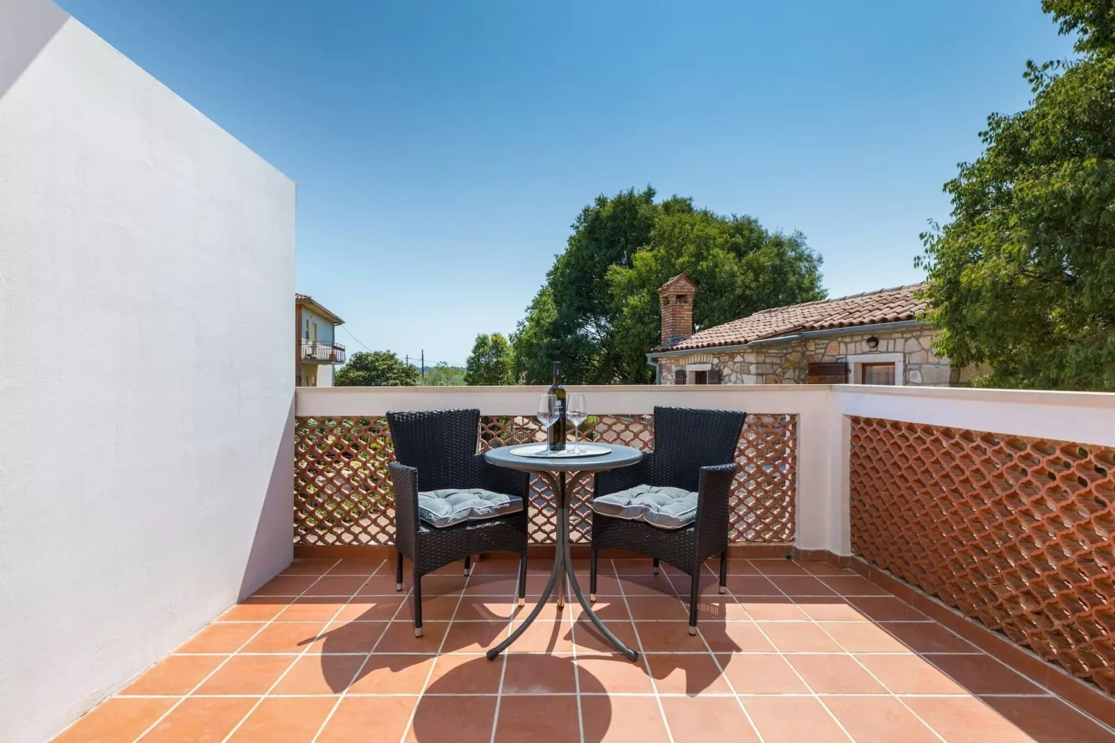 Marceta Apartment 1 - Pool and Big Garden-Terrasbalkon