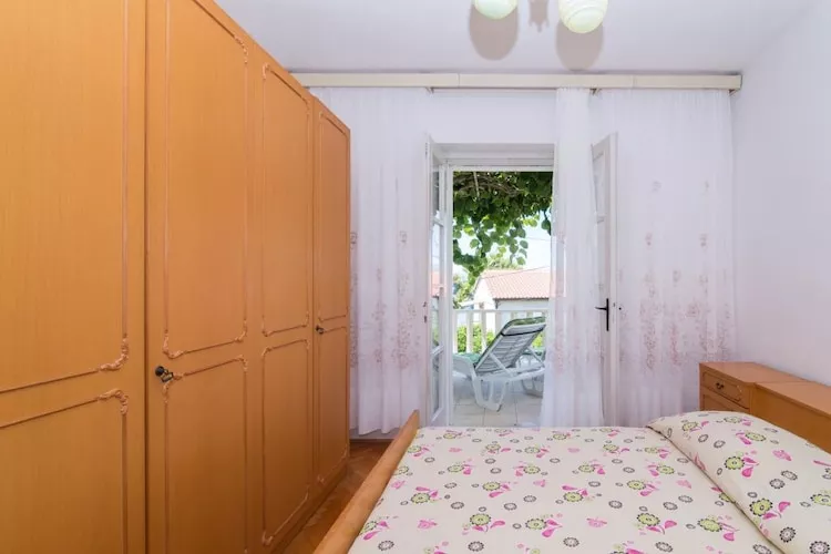 Apartment Vrandecic - Two Bedroom Apartment with Garden Terrace (Žarka) (ST)-Slaapkamer