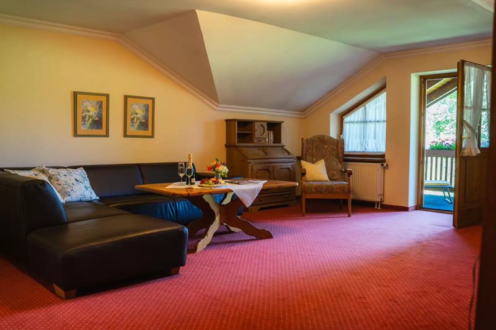 Sammareier Gutshof - Seniorsuite 70qm DG-Woonkamer