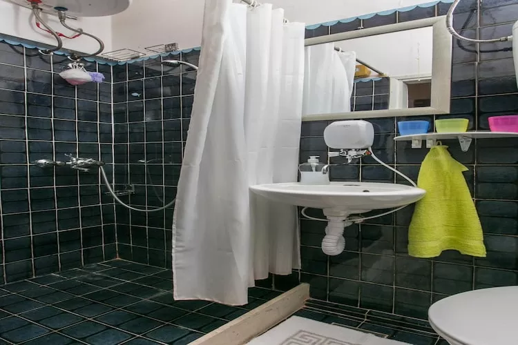 Apartments Jeanny - One Bedroom Apartment with Terrace-Badkamer