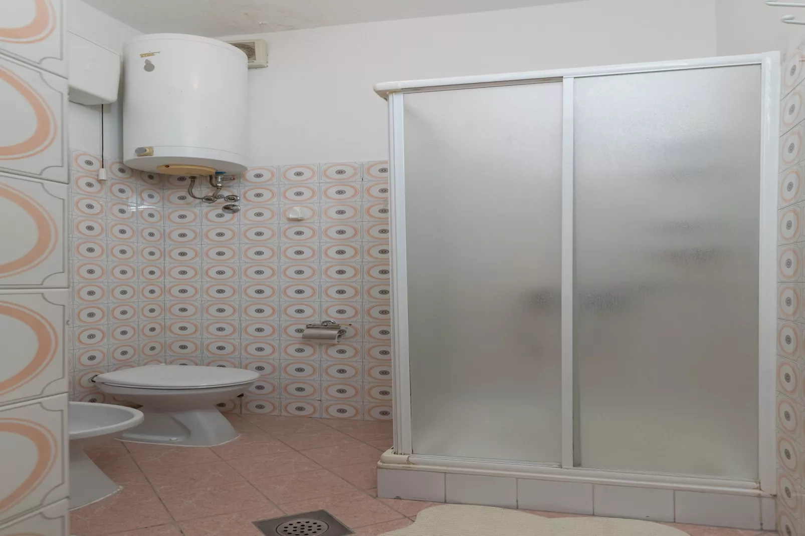 Begović Guest House - Double or Twin Room (Boogie)-Badkamer