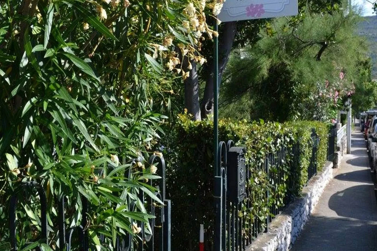 Apartments Oleander Selce- Two bedroom apartment with Balcony and Sea View (4+1)-Tuinen zomer