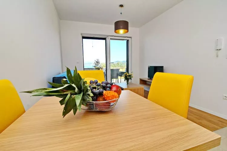 Apartments Kula - One Bedroom Apartment with Terrace C1-Eetkamer