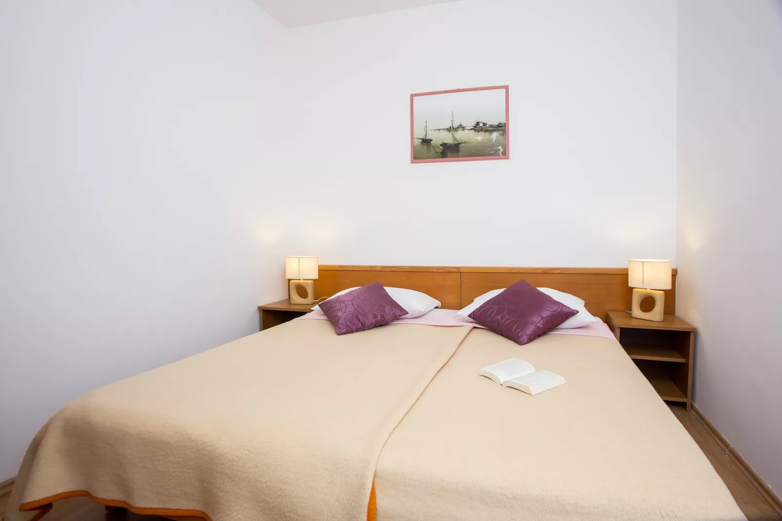 Villa Malfi - Standard Two-Bedroom Apartment with Sea View (A6)-Slaapkamer