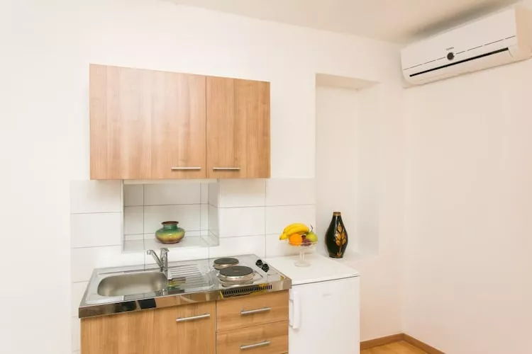 Apartment Sun - One-Bedroom Apartment-Keuken