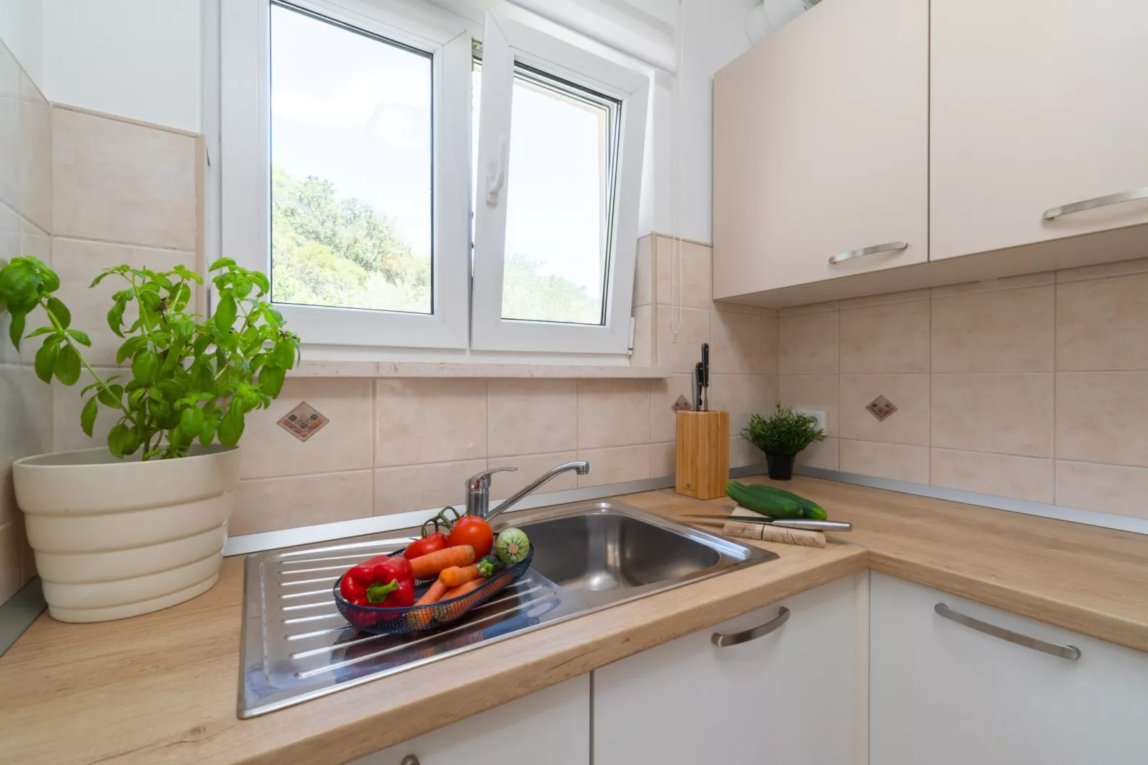 Holiday Home Diana - Two Bedroom Apartment with Terrace and Sea View-Keuken