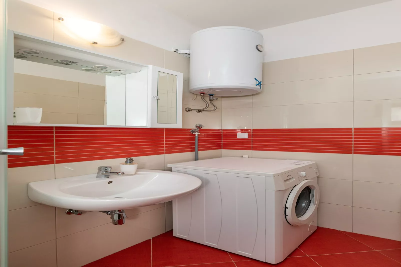 Apartments Franka - One Bedroom Apartment with Terrace and Garden View (A2+1)-Badkamer