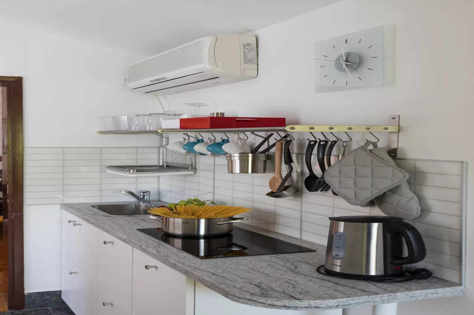 Apartment Dubo - One Bedroom Apartment with Balcony-Keuken