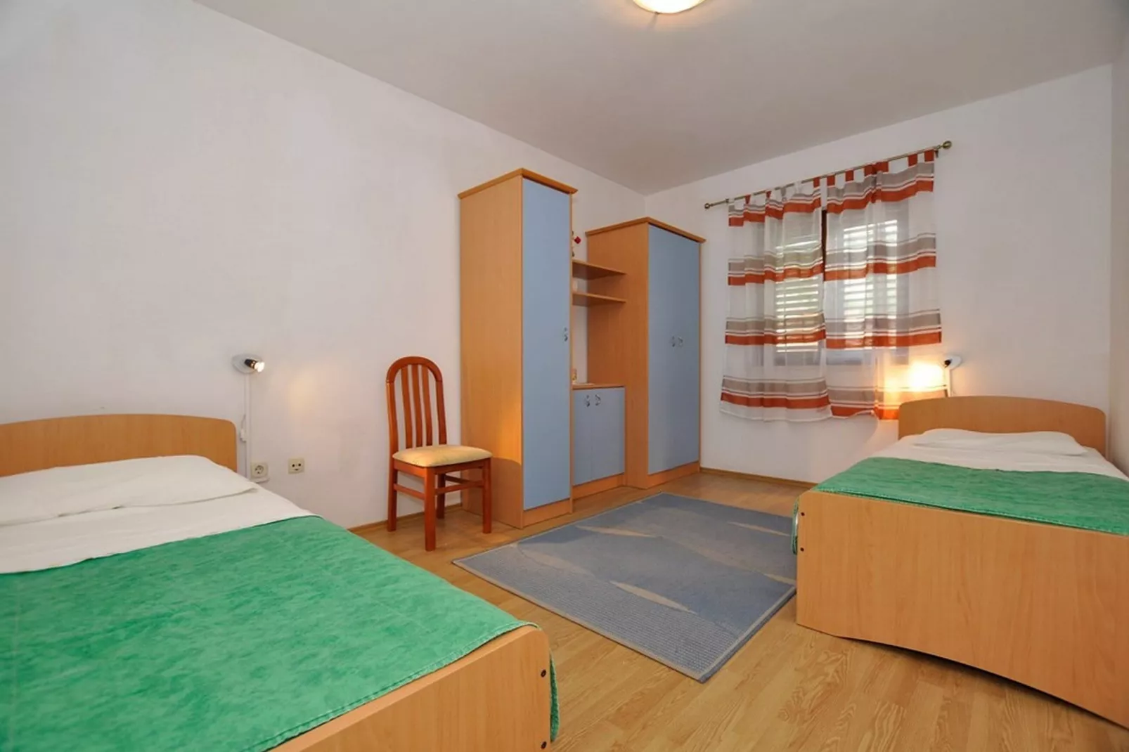 Apartments Seagull - Comfort Two Bedroom Apartment with Sea View Balcony (Tonko)-Slaapkamer