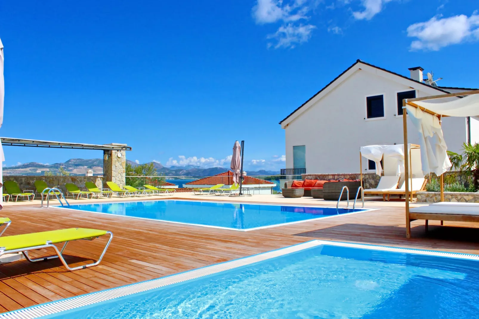 Apartments Kula - One Bedroom Apartment with Balcony and Sea View C3 - Zwembad