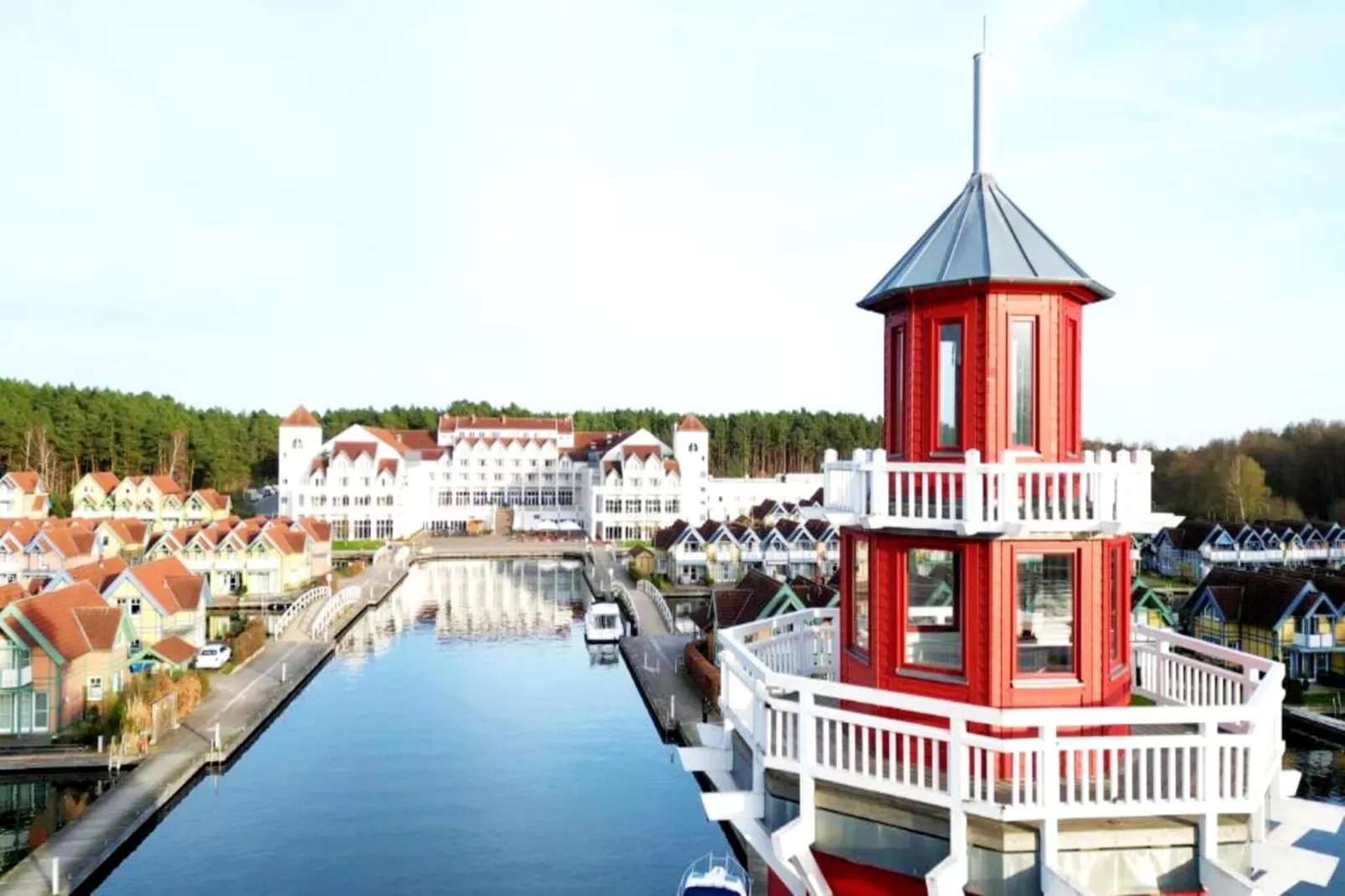 Hafendorf Superior Double Room with Lakeview Balcony-Buitenkant zomer