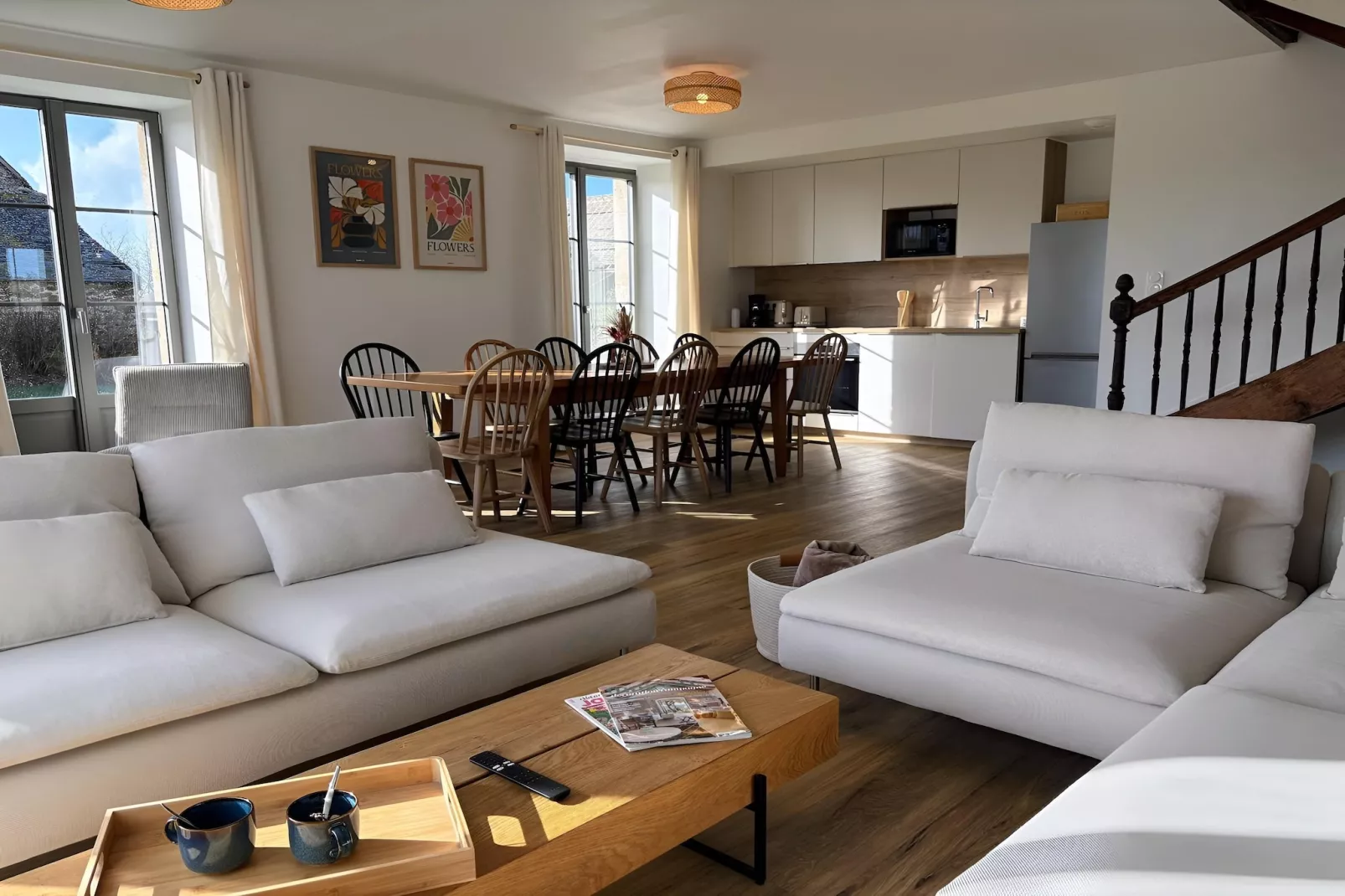 Joli gîte à Corseul-Woonkamer