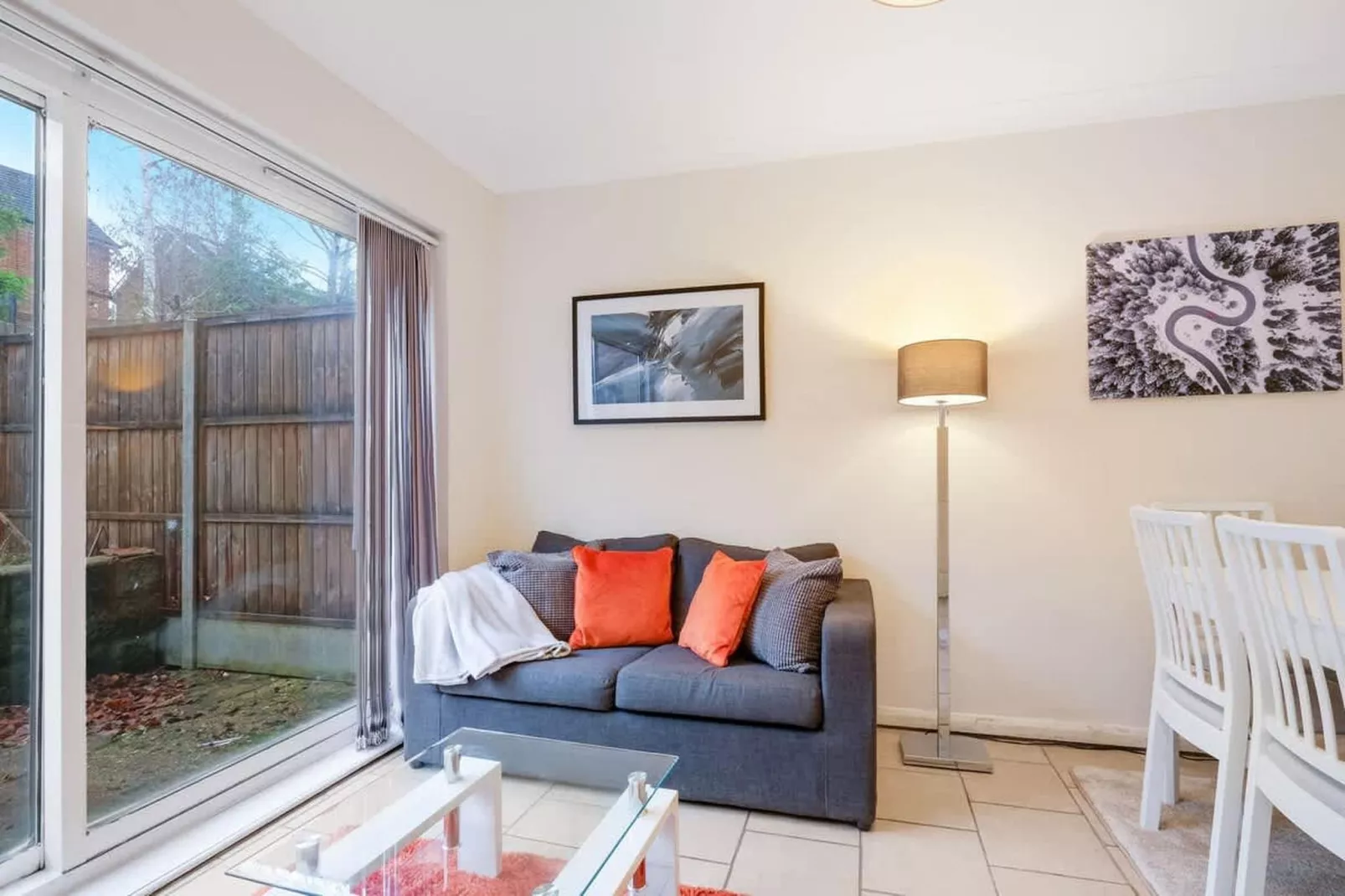 HP13 Arnison 94-Woonkamer