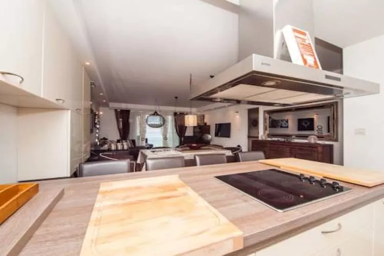 Apartment Vesna - Superior Three Bedroom Apartment with Balcony-Keuken