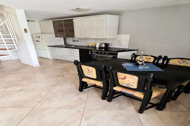 Holiday Home Gea - Three Bedroom Holiday Home with Terrace and Partial Sea View-Keuken