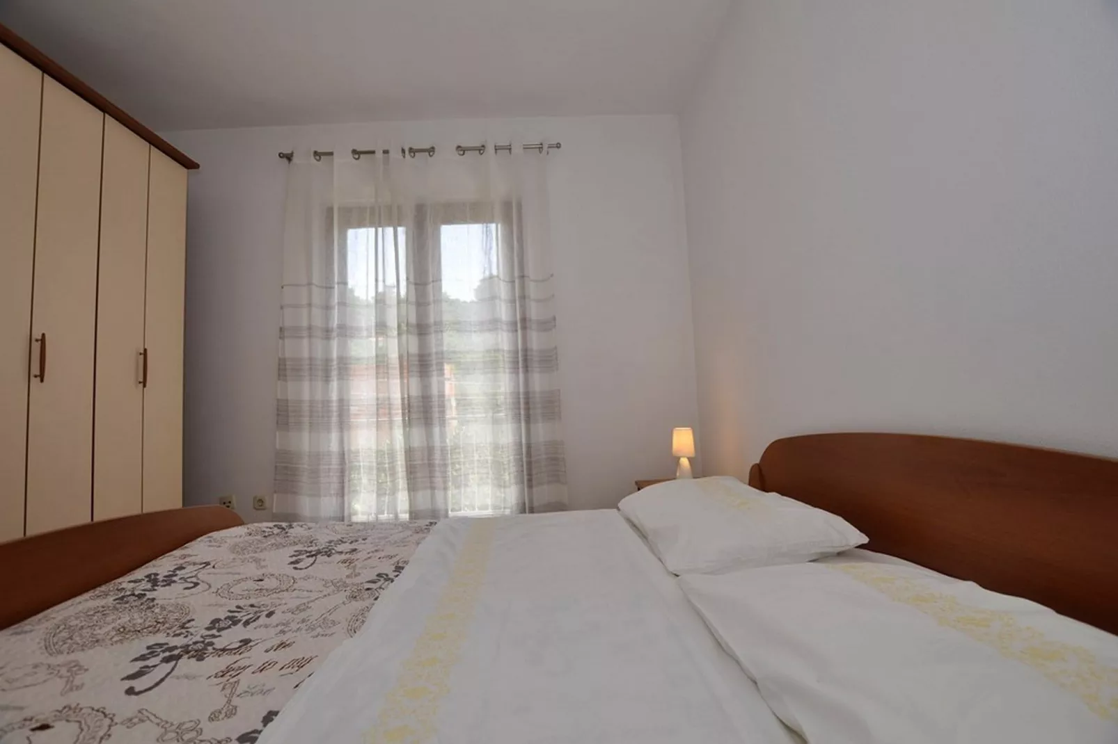 Apartments Seagull - Comfort Two Bedroom Apartment with Sea View Balcony (Tonko)-Slaapkamer