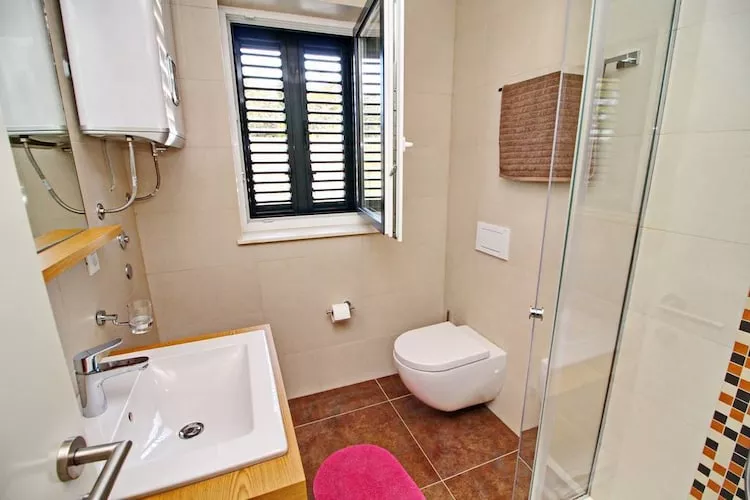 Apartments Kula - Two Bedroom Apartment with Terrace and Sea View C4 - Badkamer