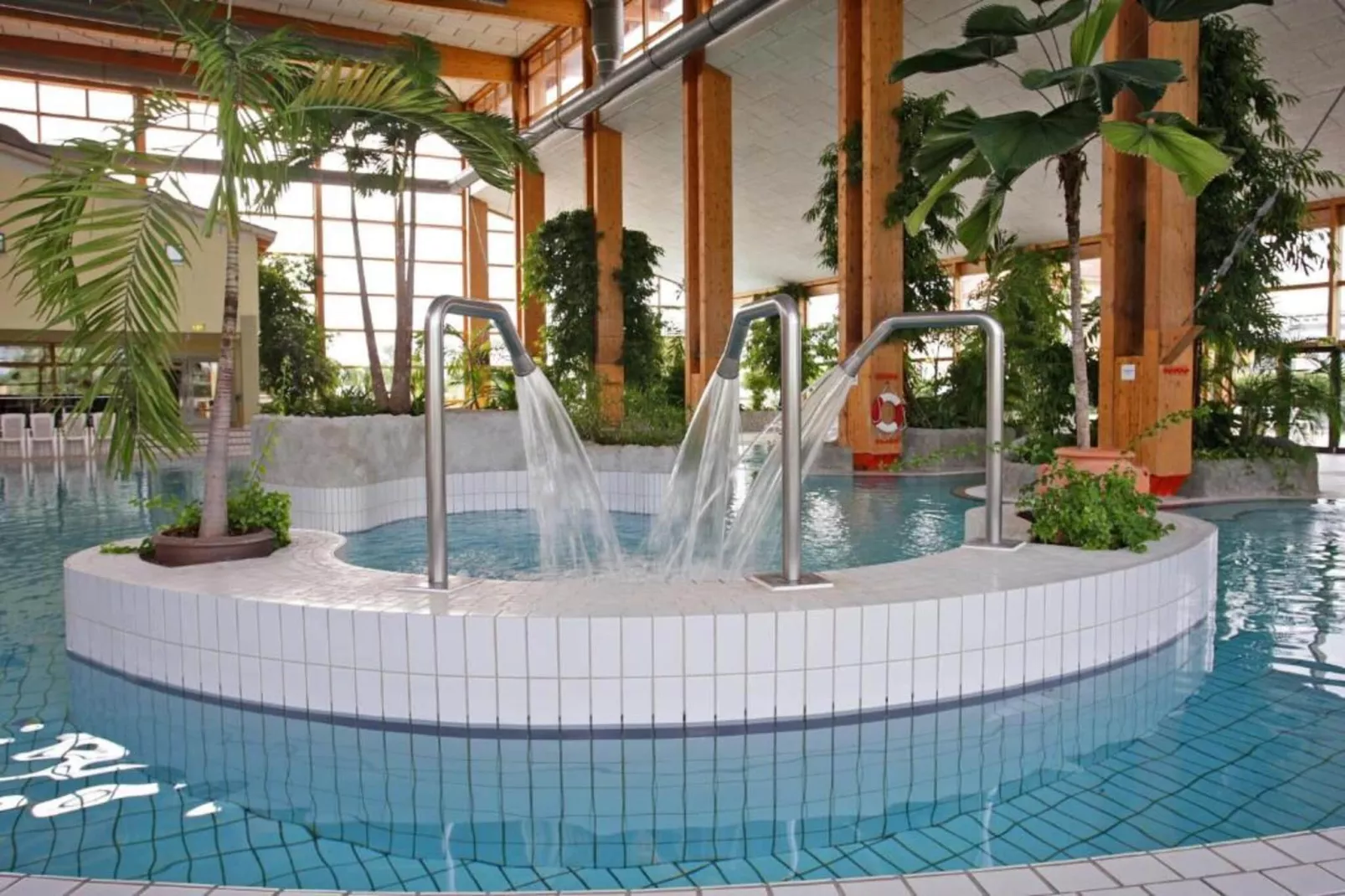 Rugen 2 bedroom apartment 4 guest-Zwembad