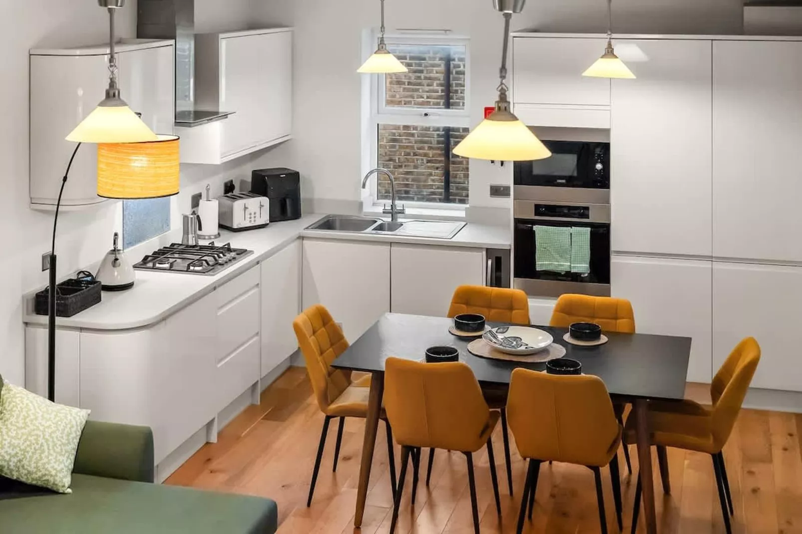 SW6 Fulham Palace Rd-Eetkamer