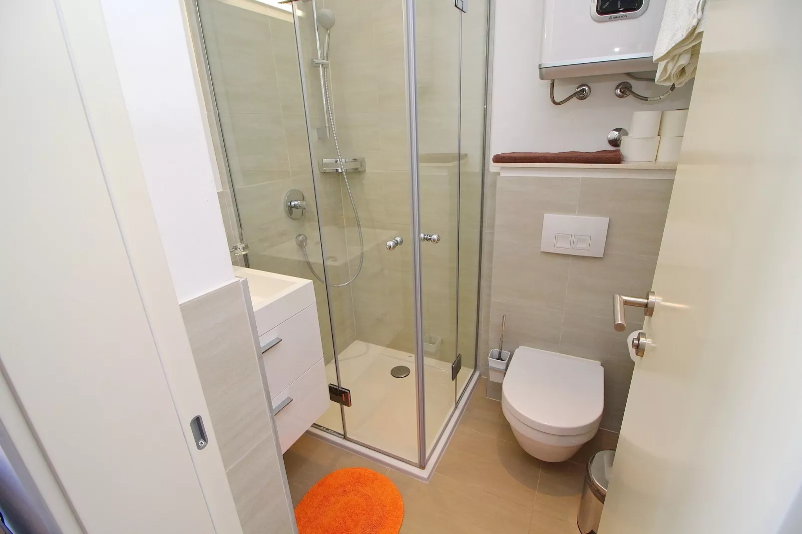 Apartments Kula - One-Bedroom Apartment with Terrace and Sea View-B2-Badkamer