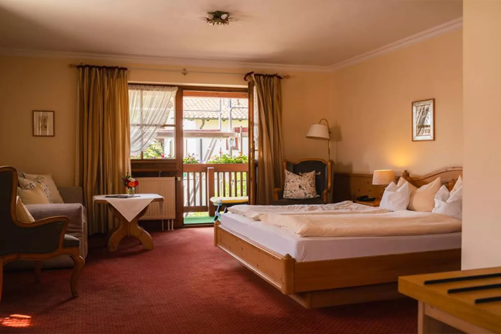 Sammareier Gutshof - Seniorsuite 70qm DG-Woonkamer