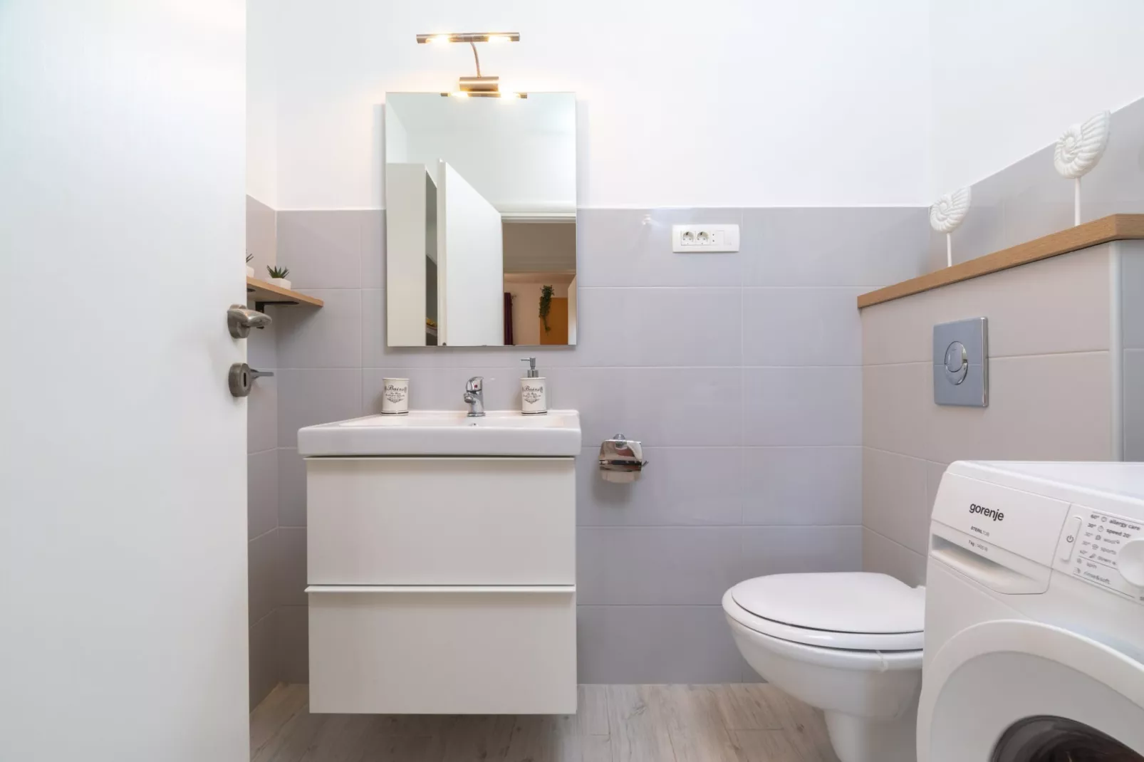 Holiday Home Diana -  Comfort Two Bedroom Apartment with Terrace and Sea View-Badkamer