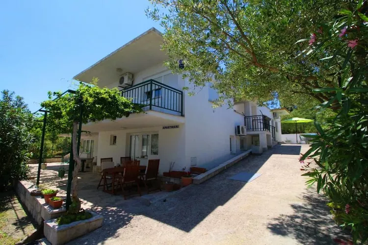 Apartments Neven - Studio Apartment with Terrace and Partial Sea View (A3)