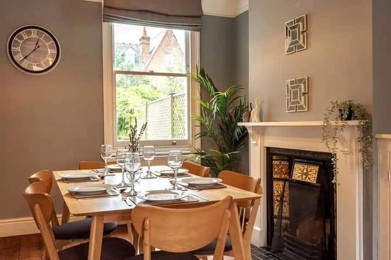 RG Donnington 30-Eetkamer