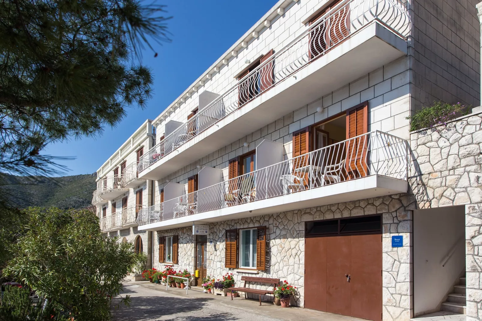 Villa Malfi - Standard Two-Bedroom Apartment with Sea View (A6)-Buitenlucht