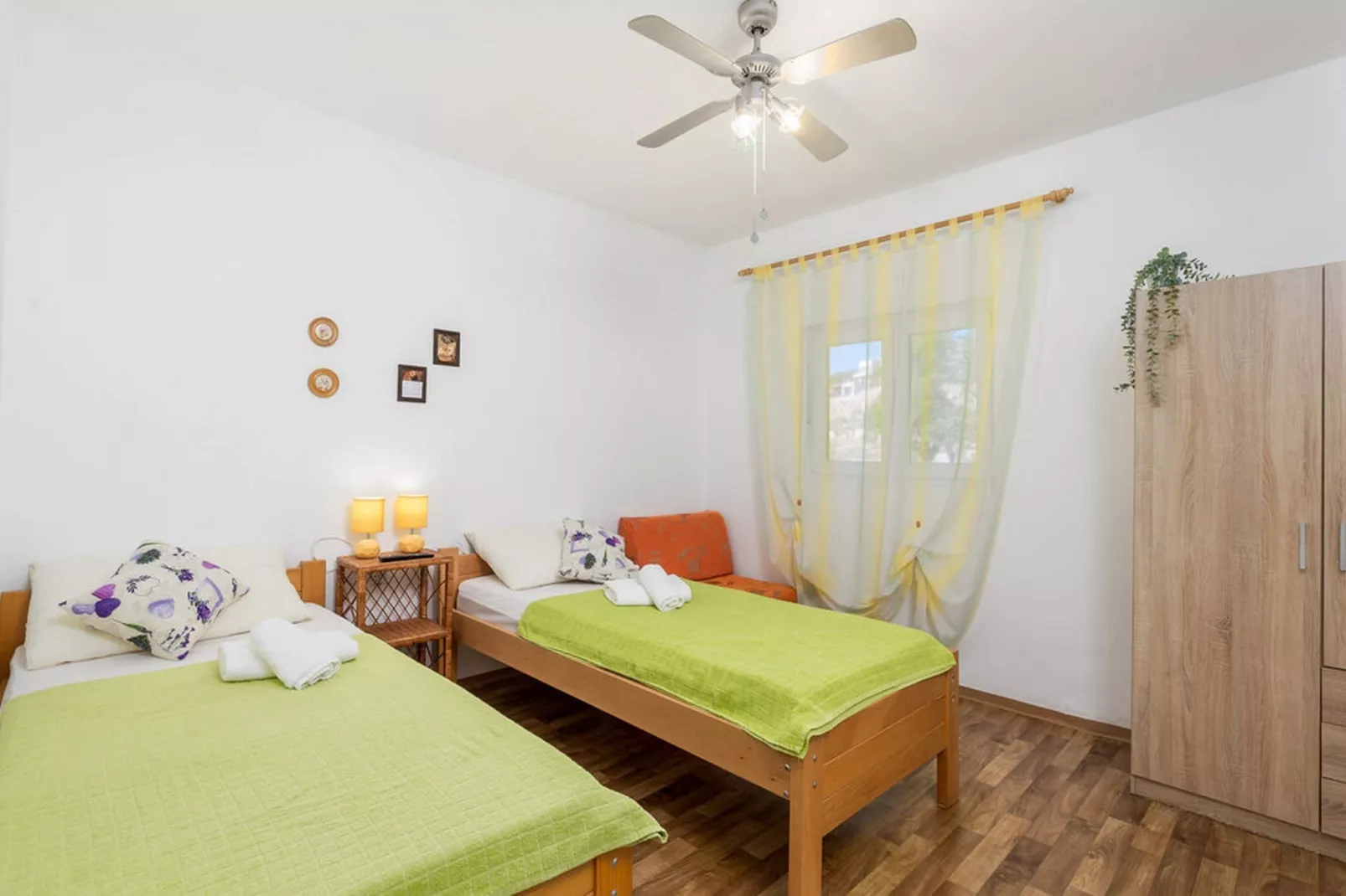 Apartments Sun 4 You - Two Bedroom Apartment with Balcony and Sea View (Apartment 2)-Slaapkamer