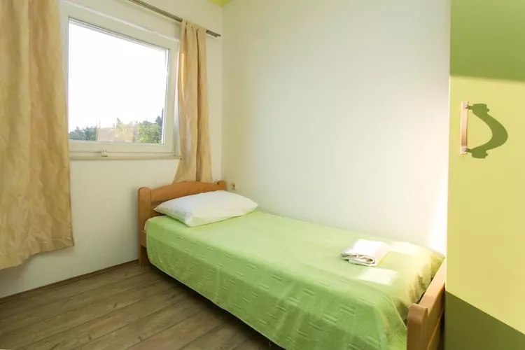 Guest House Fontana - Two Bedroom Apartment with Balcony and Sea View - Slaapkamer