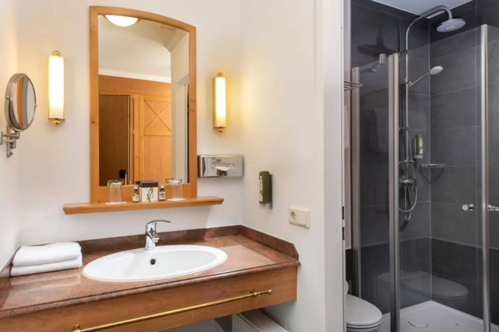 Rugen Standard Double Room-Badkamer