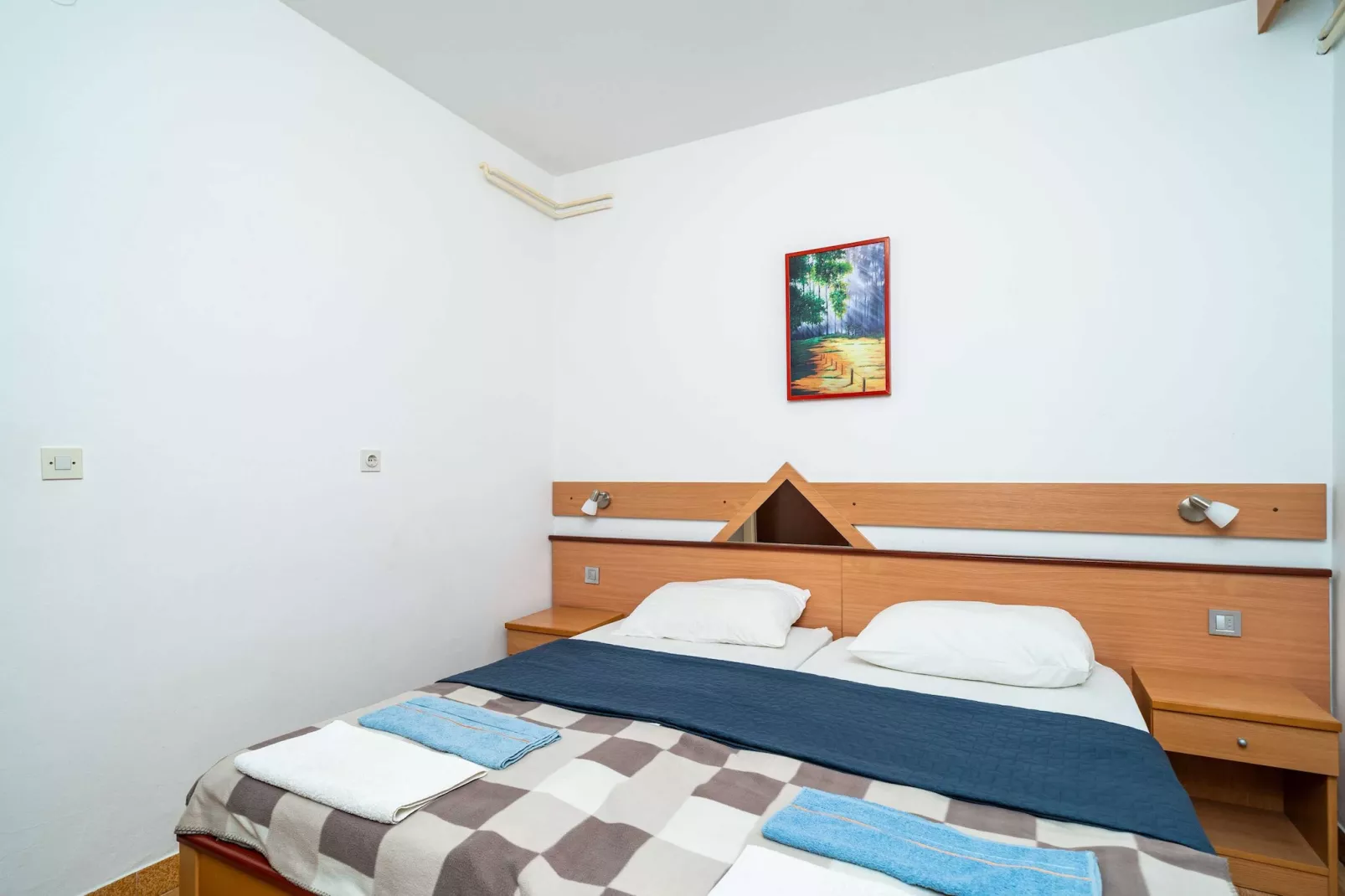 Apartments Klis -Two-Bedroom Apartment with Terrace - Slaapkamer