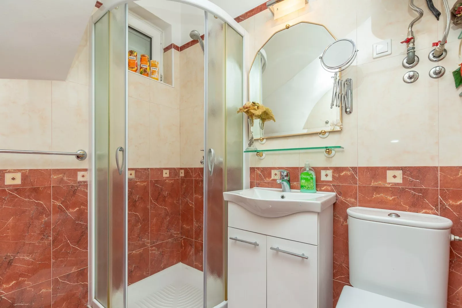 Holiday Home Trojković- Four Bedroom Holiday Home with Terrace and Swimming Pool-Badkamer