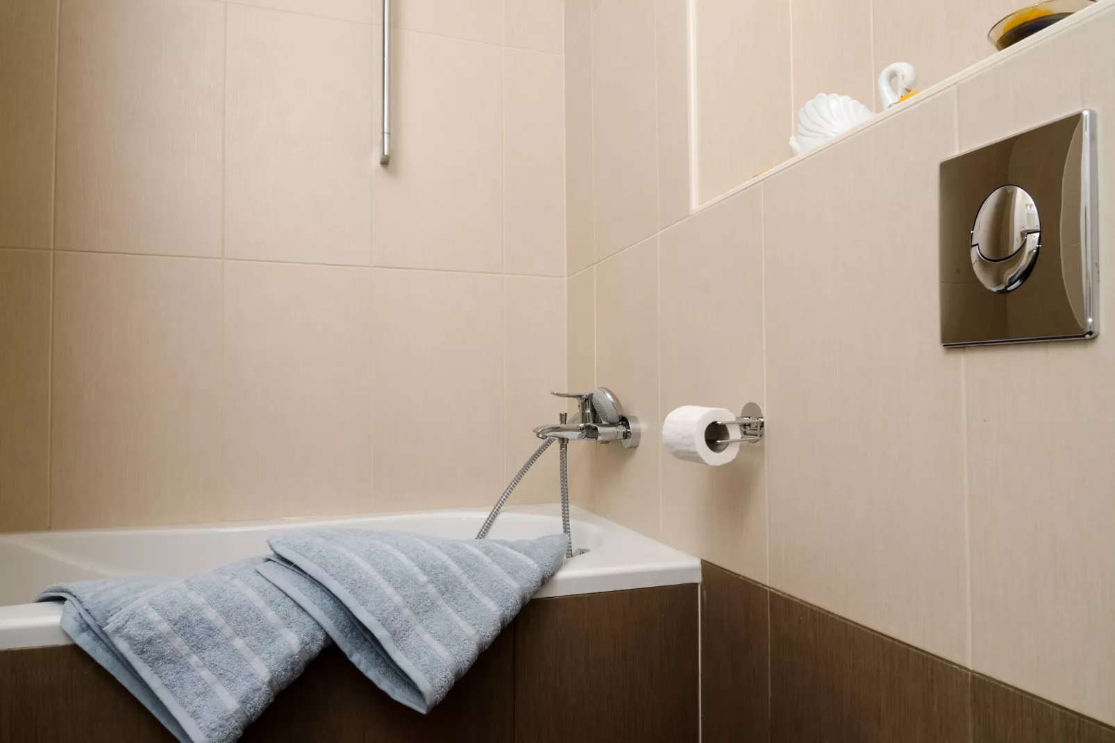 Apartment Atlant - One Bedroom Apartment with Balcony and Side Sea View-Badkamer