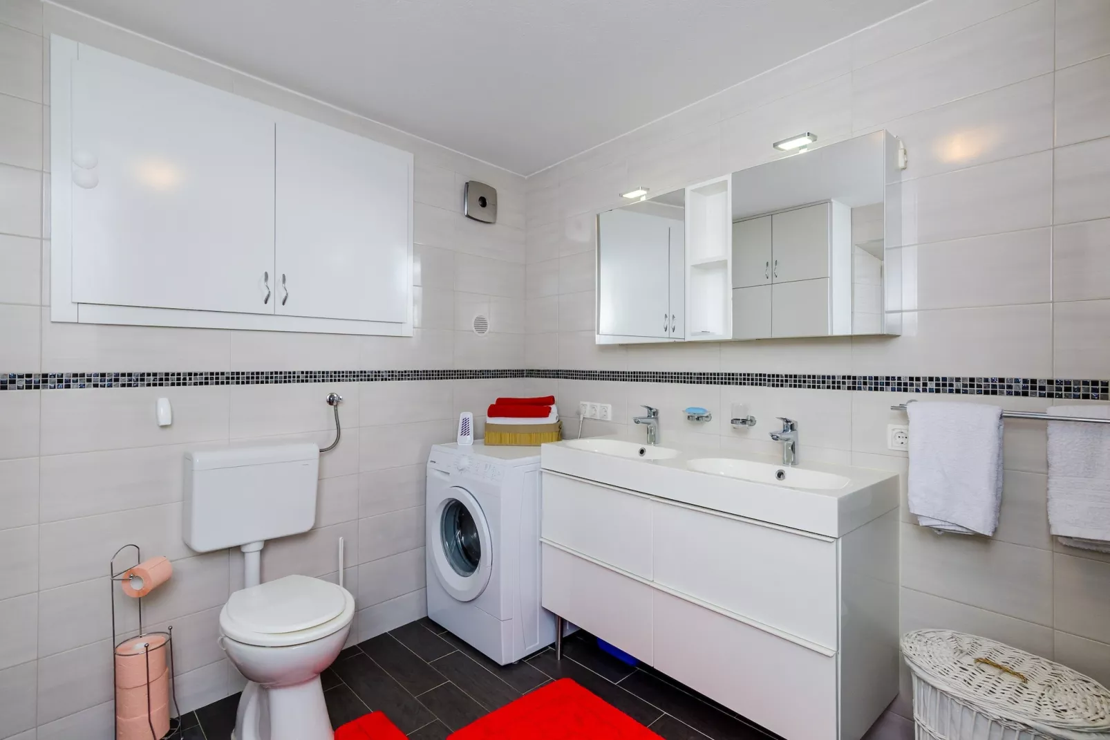 Holiday Home Avantgarde - Two Bedroom Holiday Home with Terrace and Sea View-Badkamer